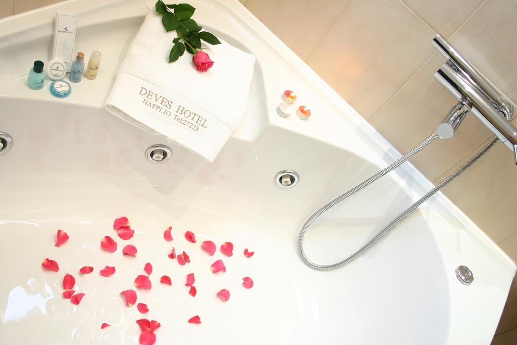 Deves Hotel Nafplio Bilik gambar