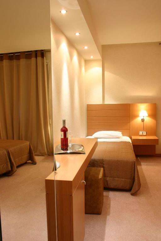 Deves Hotel Nafplio Bilik gambar