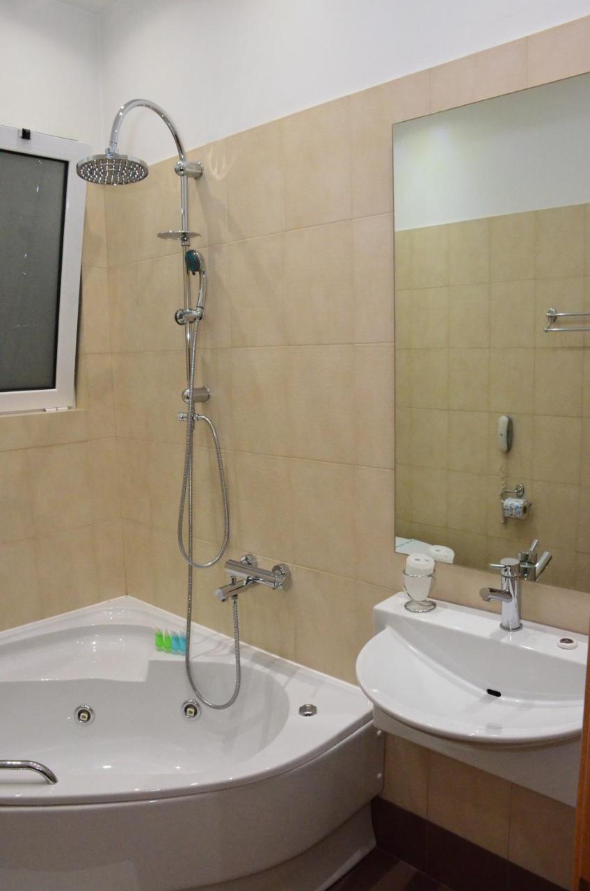 Deves Hotel Nafplio Luaran gambar